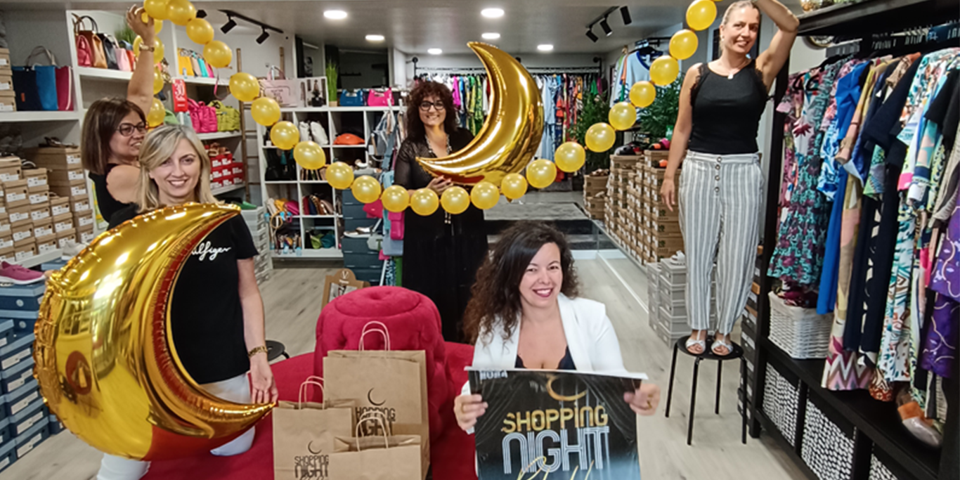 TODO PREPARADO NO COMERCIO DE REDONDELA PARA CELEBRAR ESTE VENRES 2 DE AGOSTO A SHOPPING NIGHT