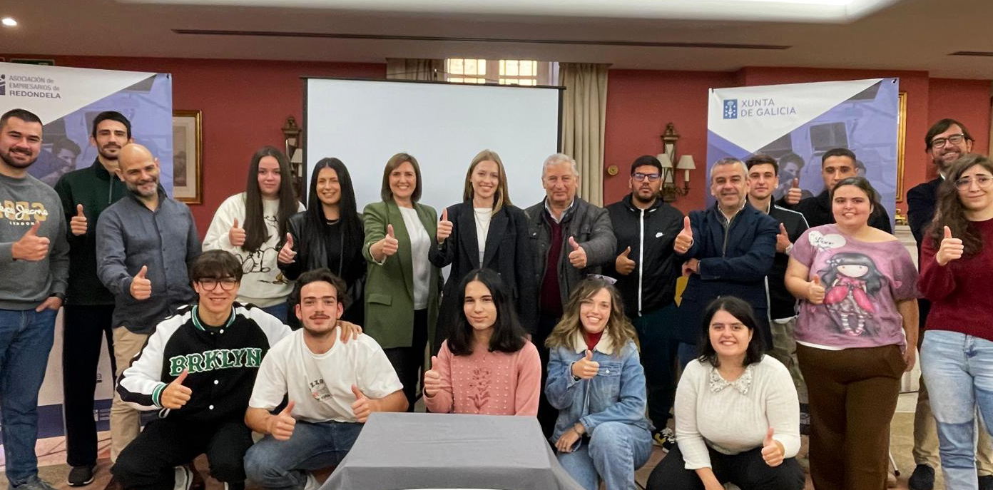 A DIRECTORA XERAL DE XUVENTUDE, LARA MENESES, INAUGURA O PROGRAMA XUVENTUDE MENTORING NA EMPRESA DA ASOCIACIÓN DE EMPRESARIOS DE REDONDELA.